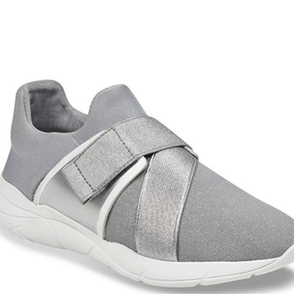 Guess Valleri Slip-On Sneaker - Picture 1 of 3